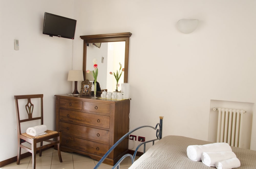 Quadruple Room, Courtyard View photo 1