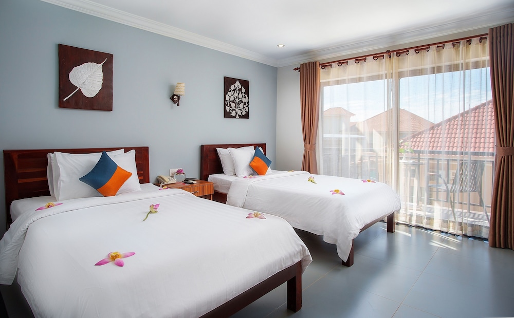 Deluxe Twin Room with Balcony - Photo 2