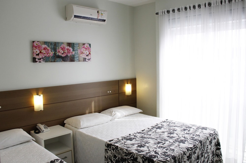 Deluxe Triple Room - Photo 1