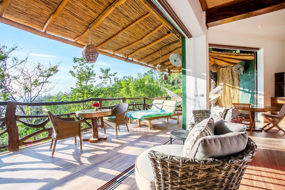 New Tower-hummingbird Love Nest Ocean View