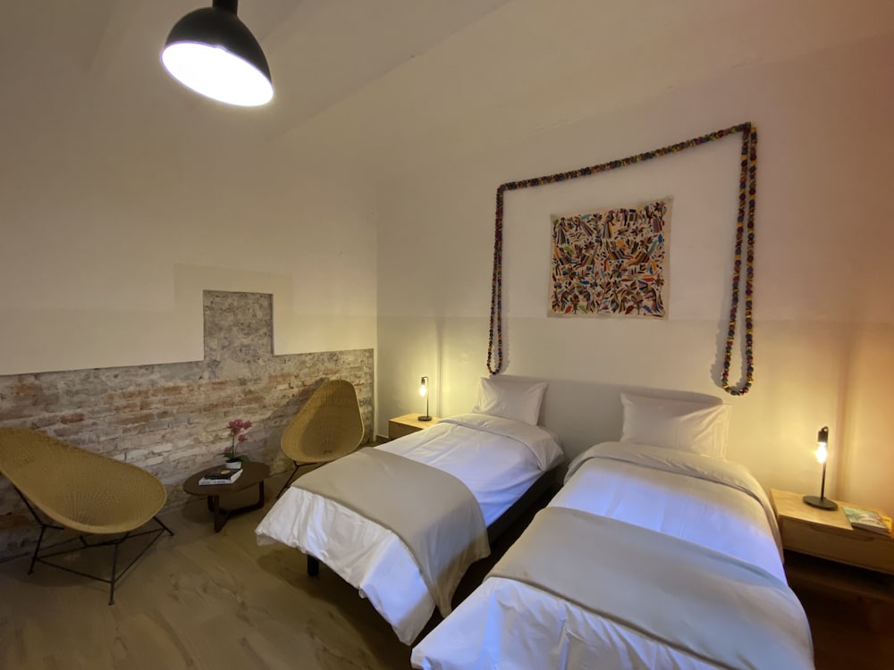 Deluxe Twin Room - Photo 6