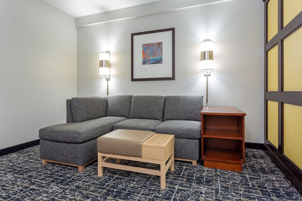 Standard Room, 2 Queen Beds - Photo 3