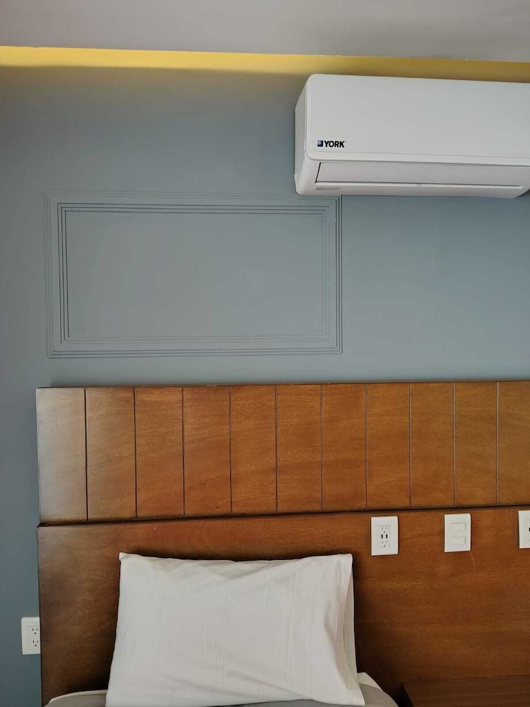 Deluxe Double or Twin Room - Photo 2