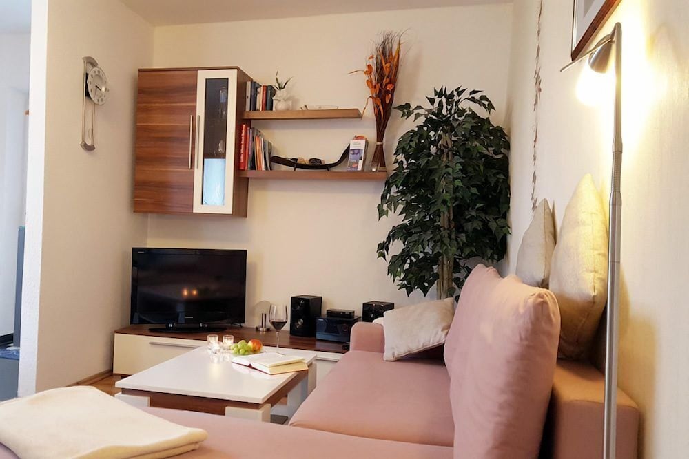 Basic Apartment, 1 Bedroom, Non Smoking, Garden View (II) photo 2
