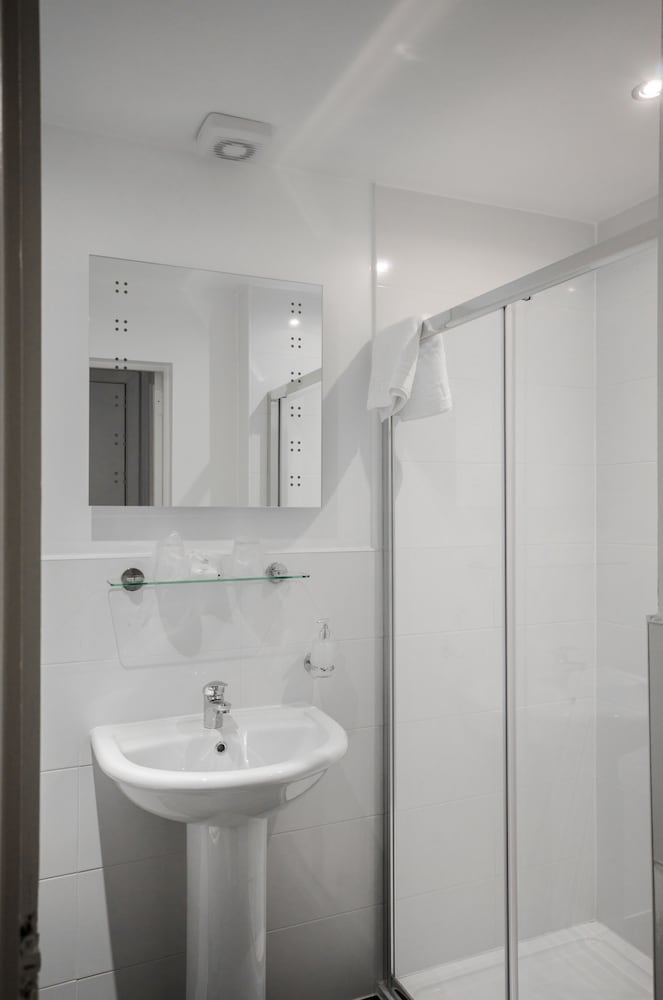 Standard Double Room - Photo 20