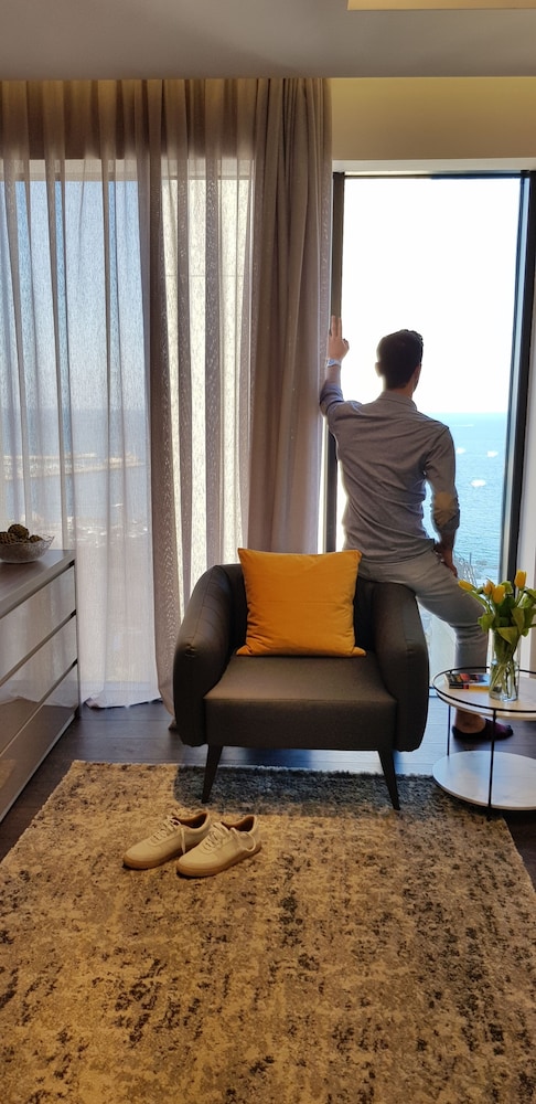 Superior Room with Sea View - Photo 3