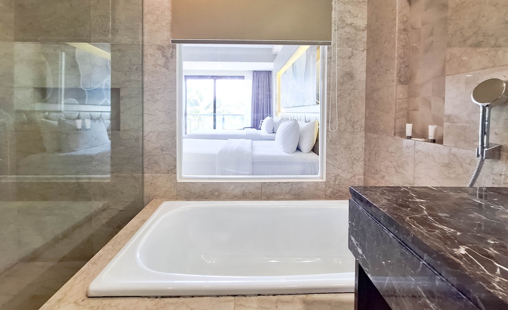 Premier Room - Photo 8