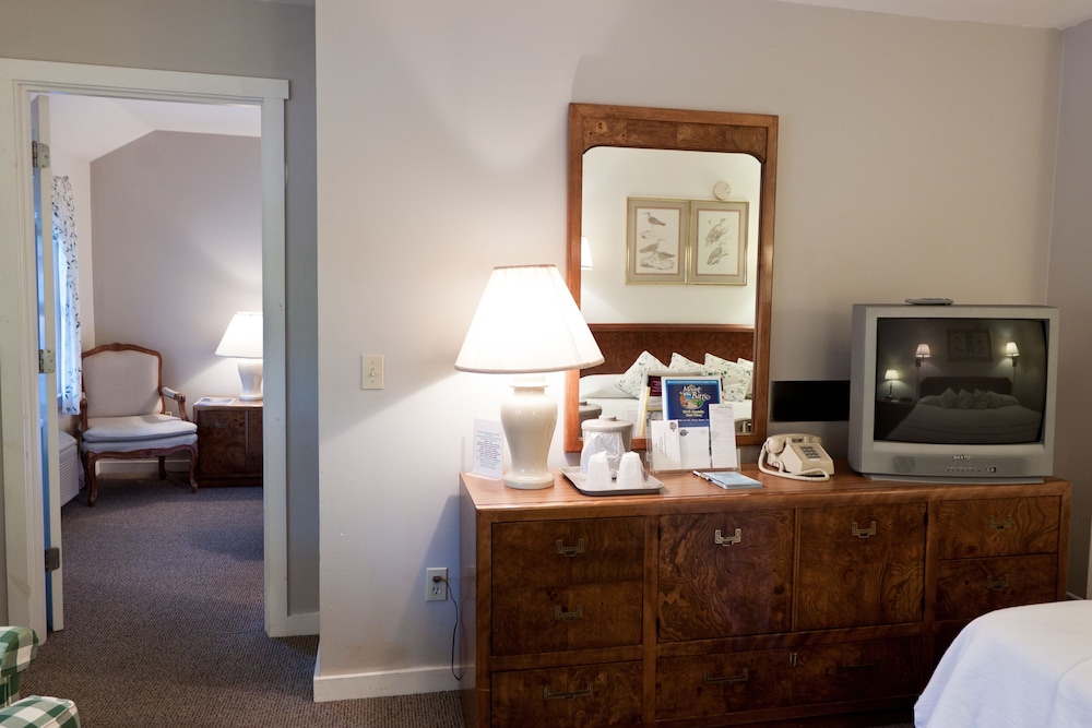 Family Suite, Multiple Beds photo 3