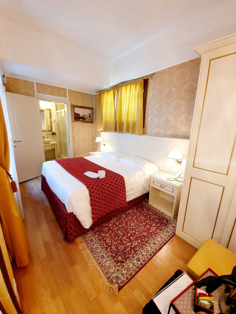 Classic Double Room, Terrace, Courtyard View photo 1