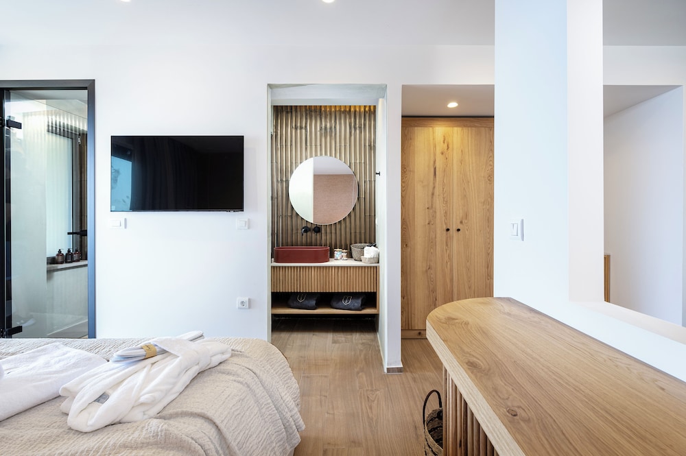 Elegant Suite - Photo 7