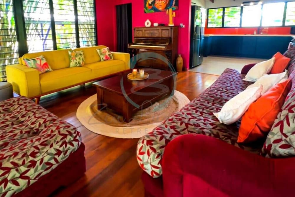 Exclusive House photo 3