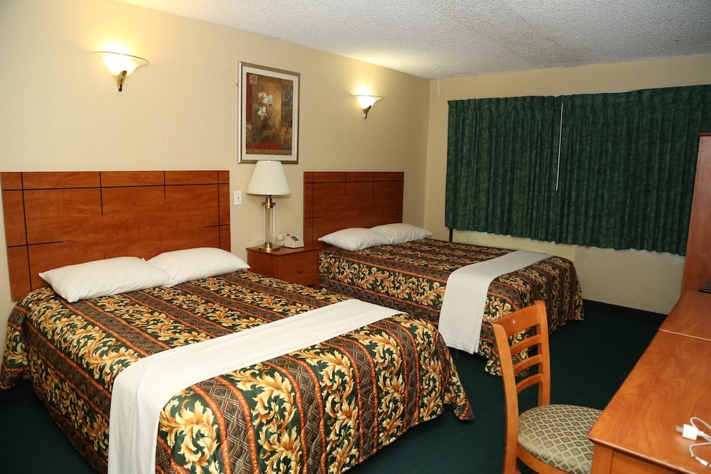 Room, 2 Queen Beds, Accessible photo 1