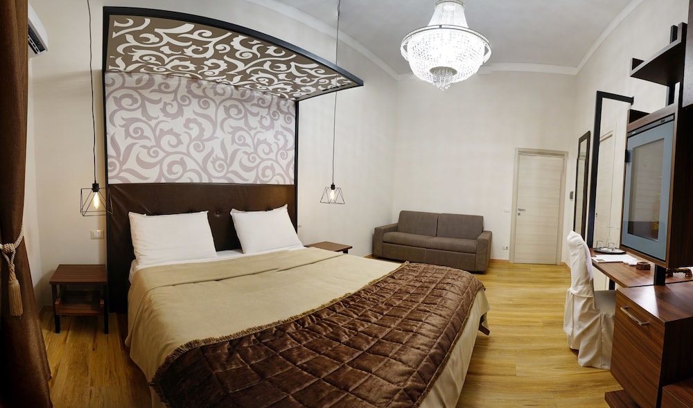 Luxury Suite, City View (Suite 3)