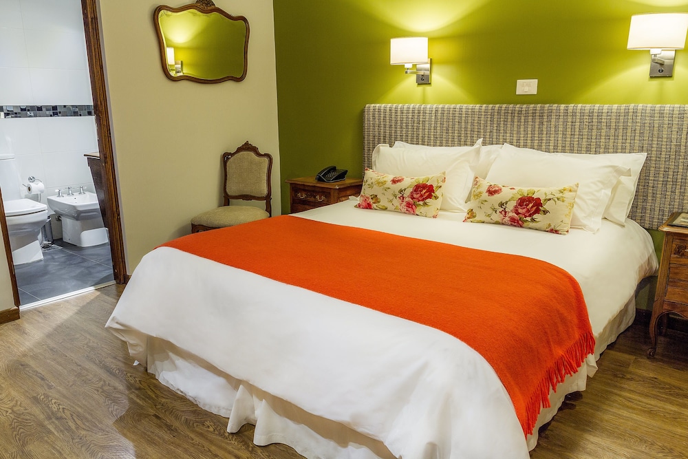 Standard Single Room, 1 Queen Bed photo 2