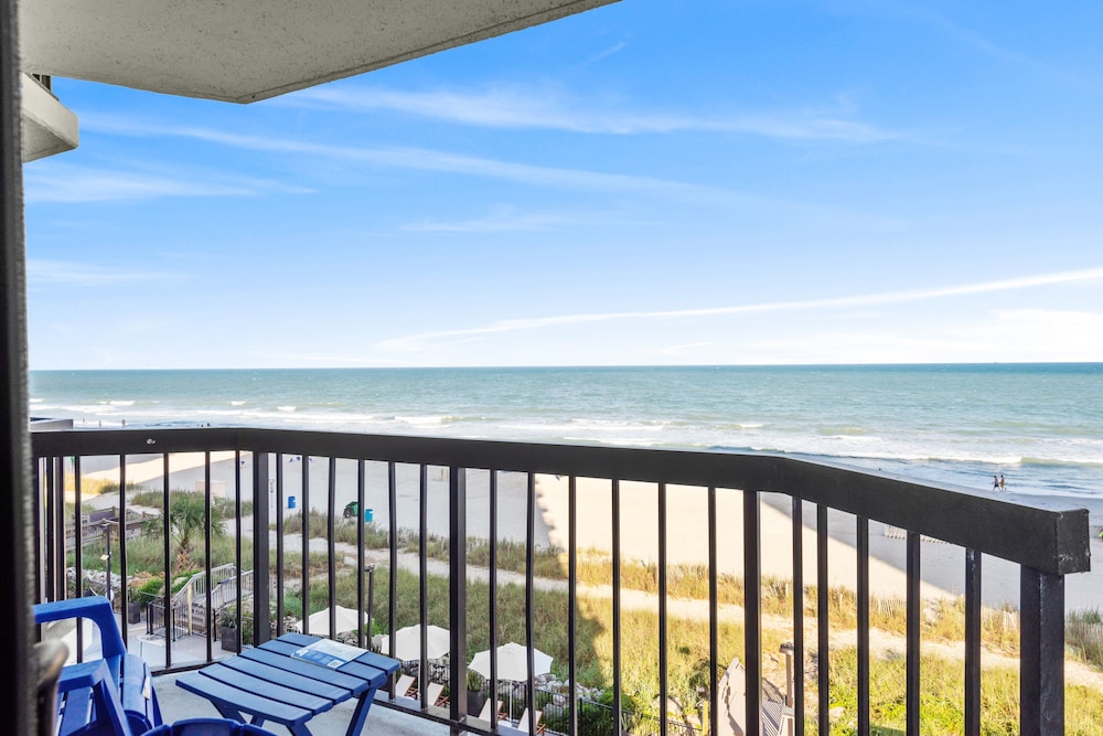 Standard Suite, 1 King Bed with Sofa bed, Balcony, Ocean View photo 3