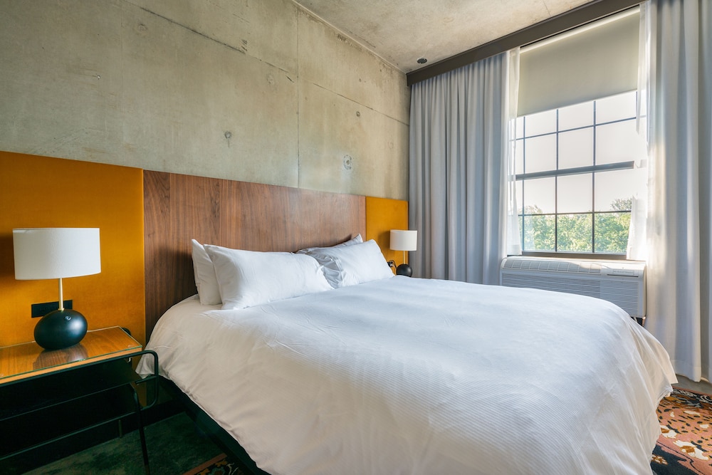 Room, 1 King Bed - Photo 2