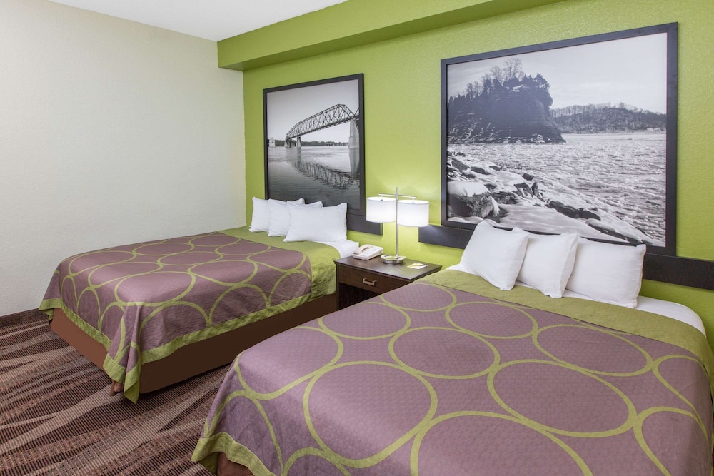 Standard Room, 2 Queen Beds, Refrigerator & Microwave - Photo 3