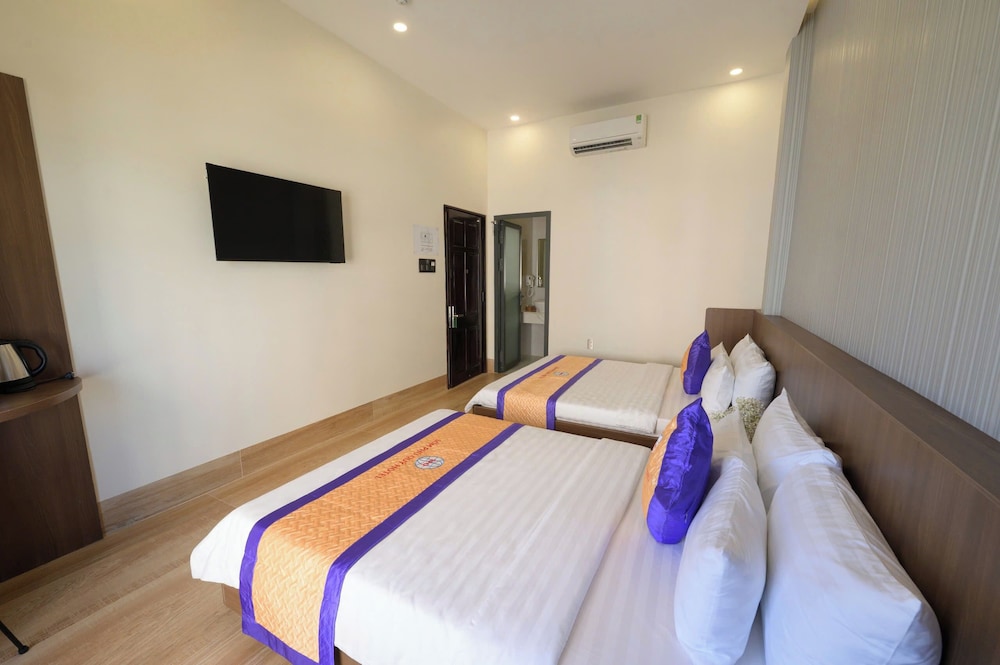 Quadruple Room, City View