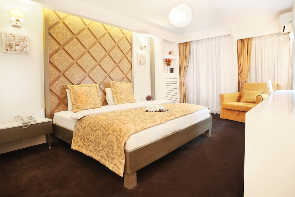 Standard Studio, 1 King Bed photo 1