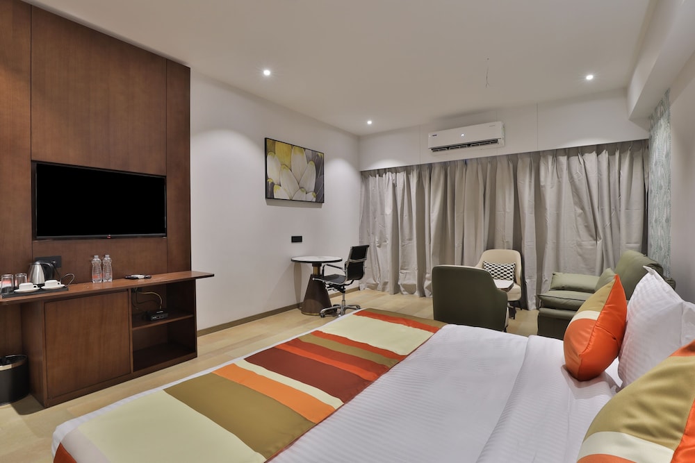 Executive Room - Photo 6