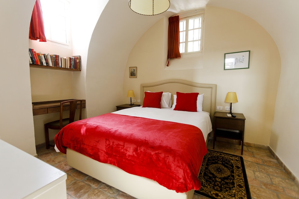 Luxury Suite photo 1