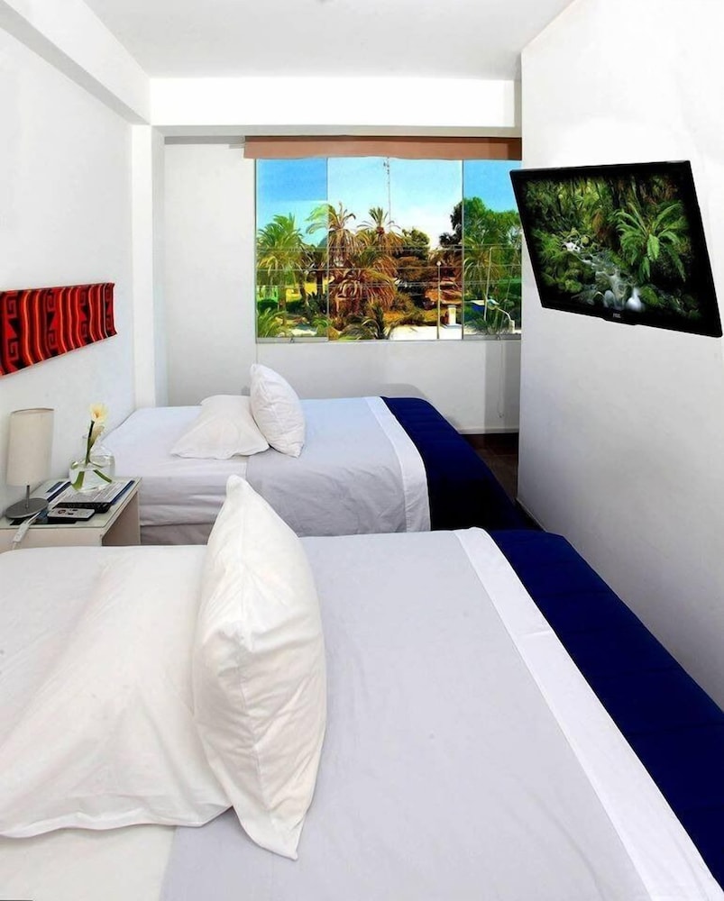 Standard Double Room, 2 Twin Beds, Ensuite, Park View photo 1