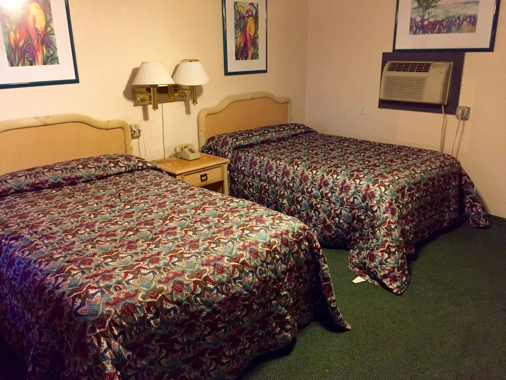 Standard Room, 2 Double Beds, Smoking photo 1