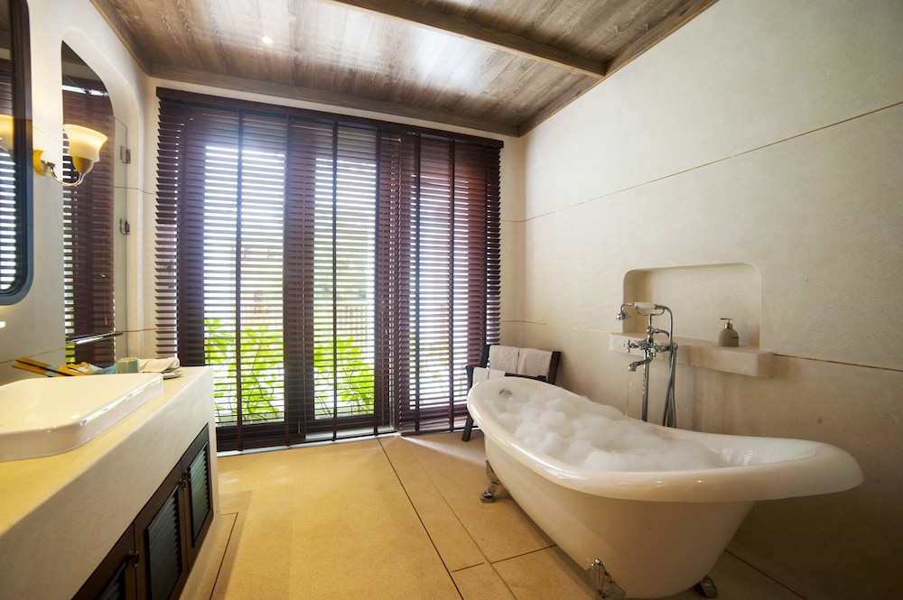 Suite Garden View (King) - Photo 7