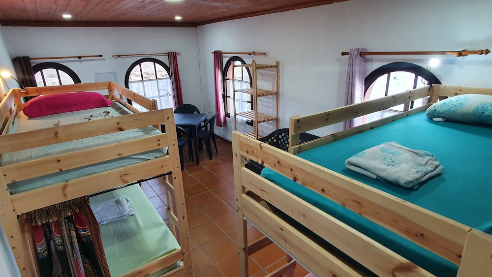 Dormitorio compartido económico
