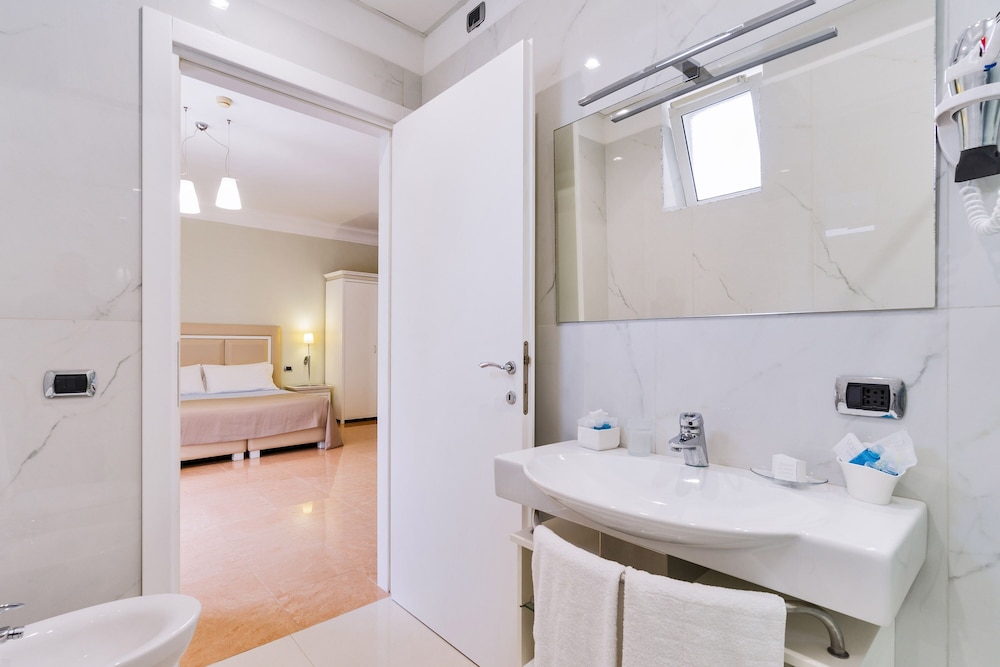 Double or Twin Room photo 2