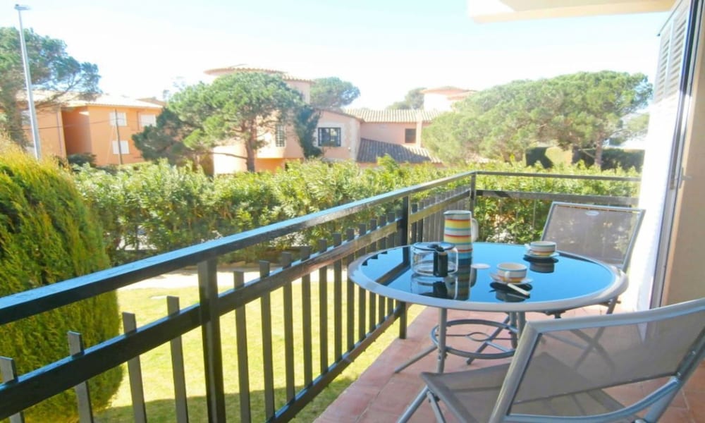 Family Apartment, 2 Bedrooms, Balcony, Beach View photo 3