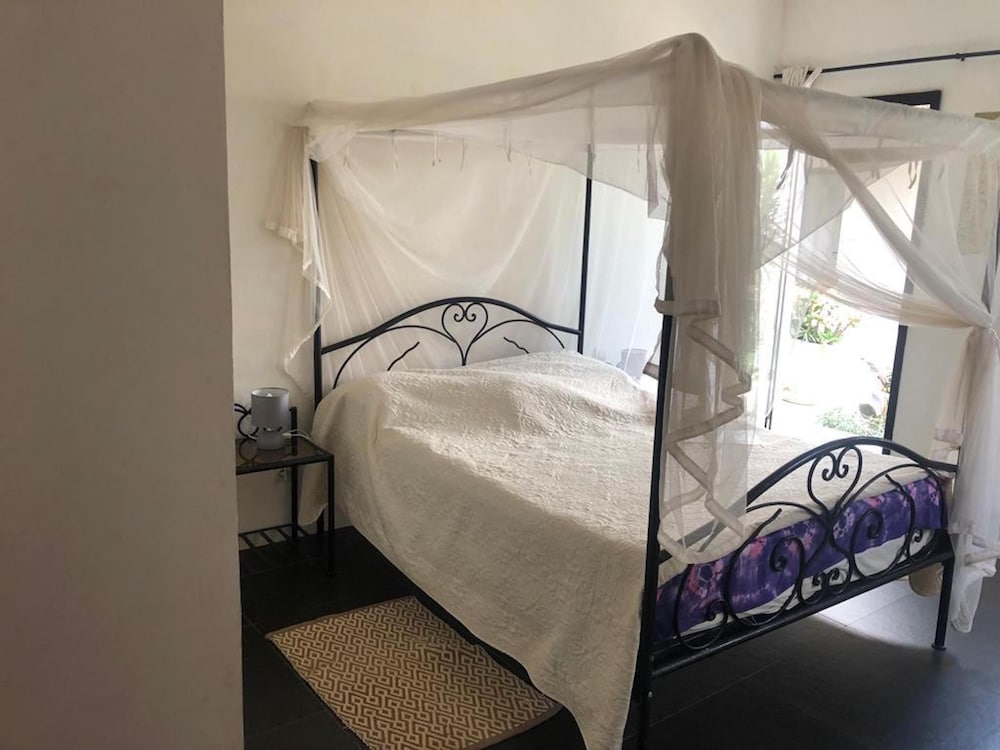 Double Room, Garden View (Violet) photo 2