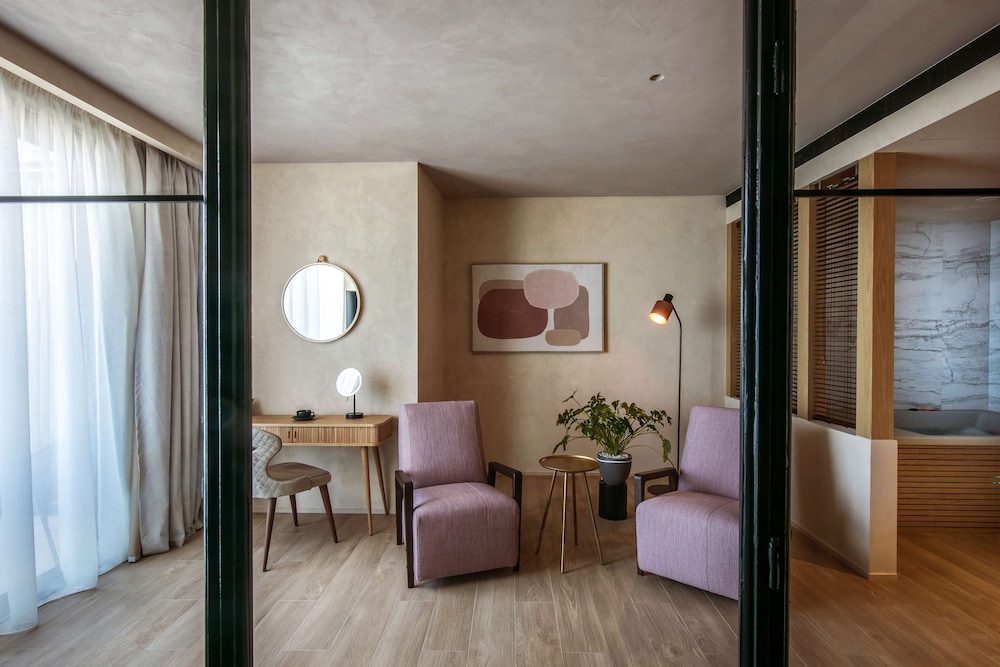Suite, 2 Bedrooms thumbnail 6