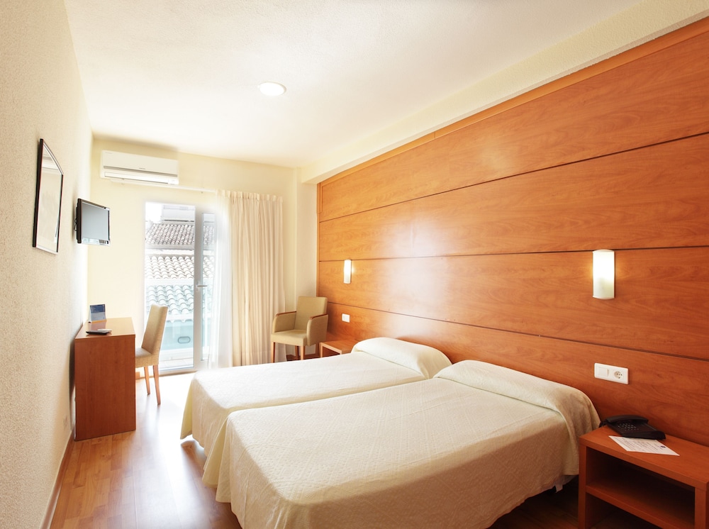 Double Room Single Use, Balcony photo 2