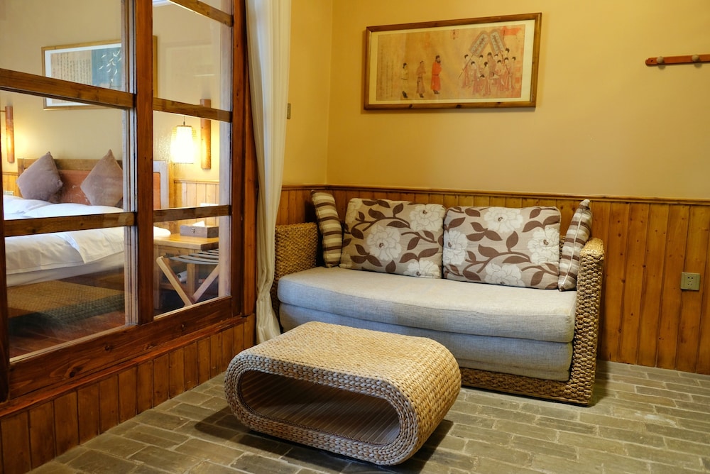 Superior King Room with Balcony photo 3