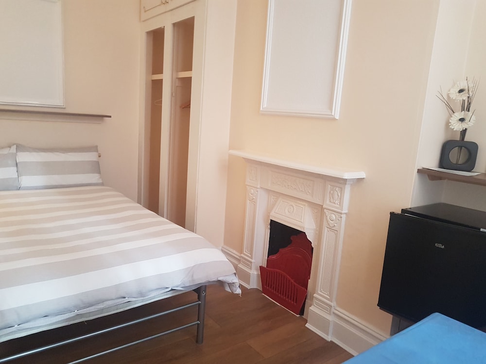 Double Room, Shared Bathroom photo 3