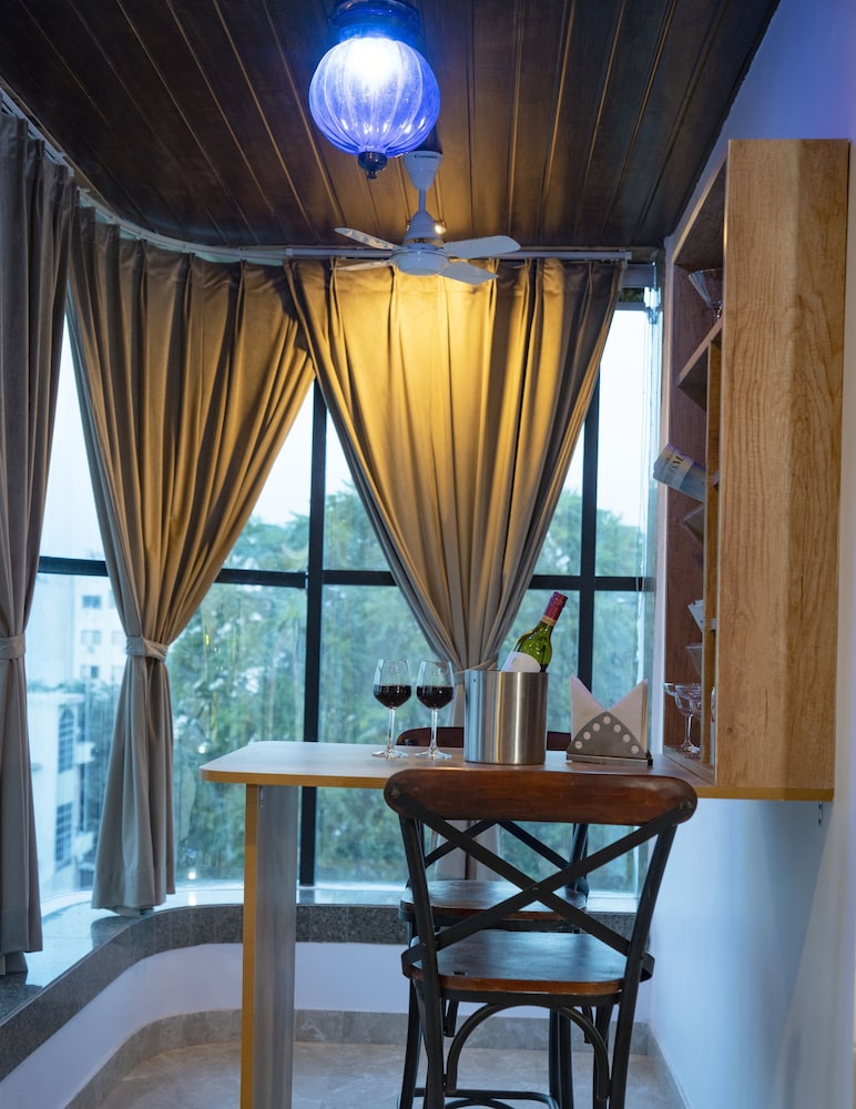 Executive Room - Photo 15