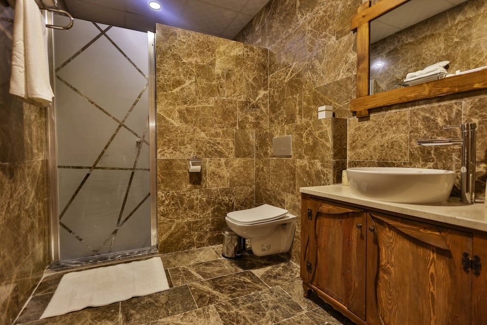 Deluxe Triple Room (Private Garden) - Photo 6