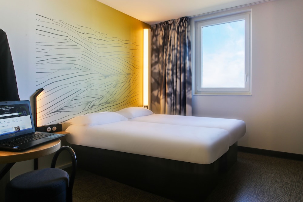 Twin Room, Non Smoking - Photo 1