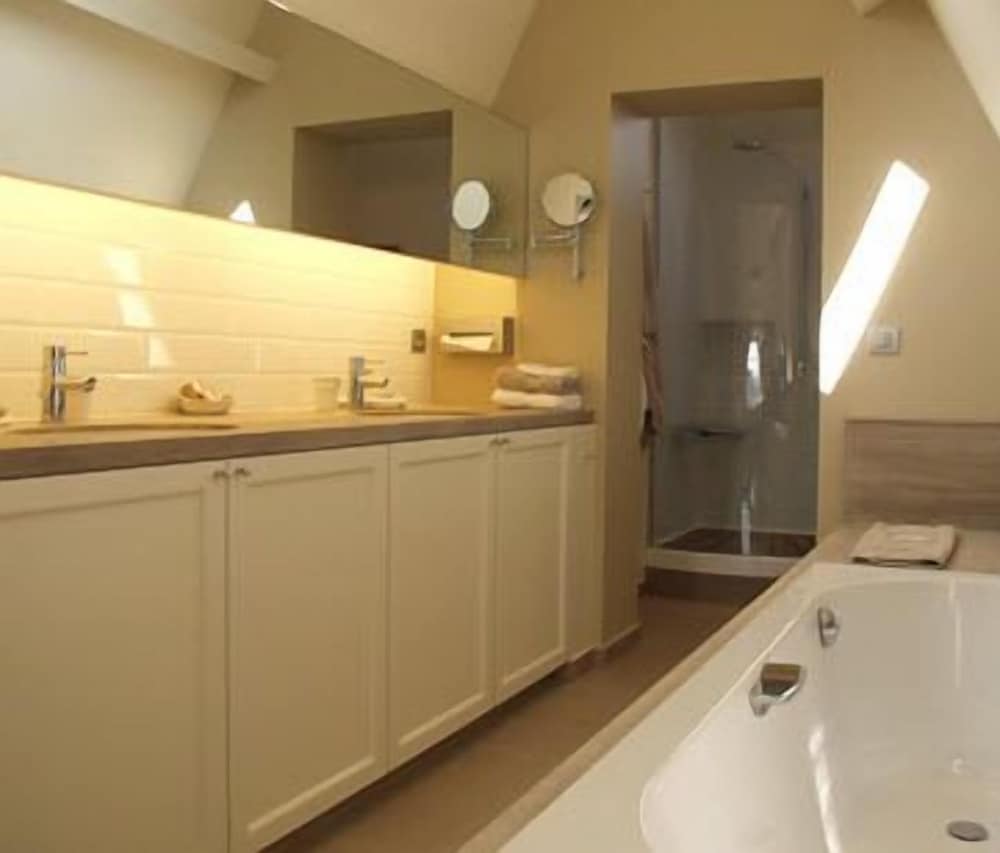 Suite, 1 Bedroom photo 1