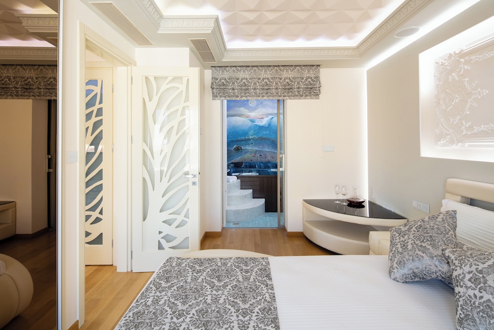 Ni President Suite