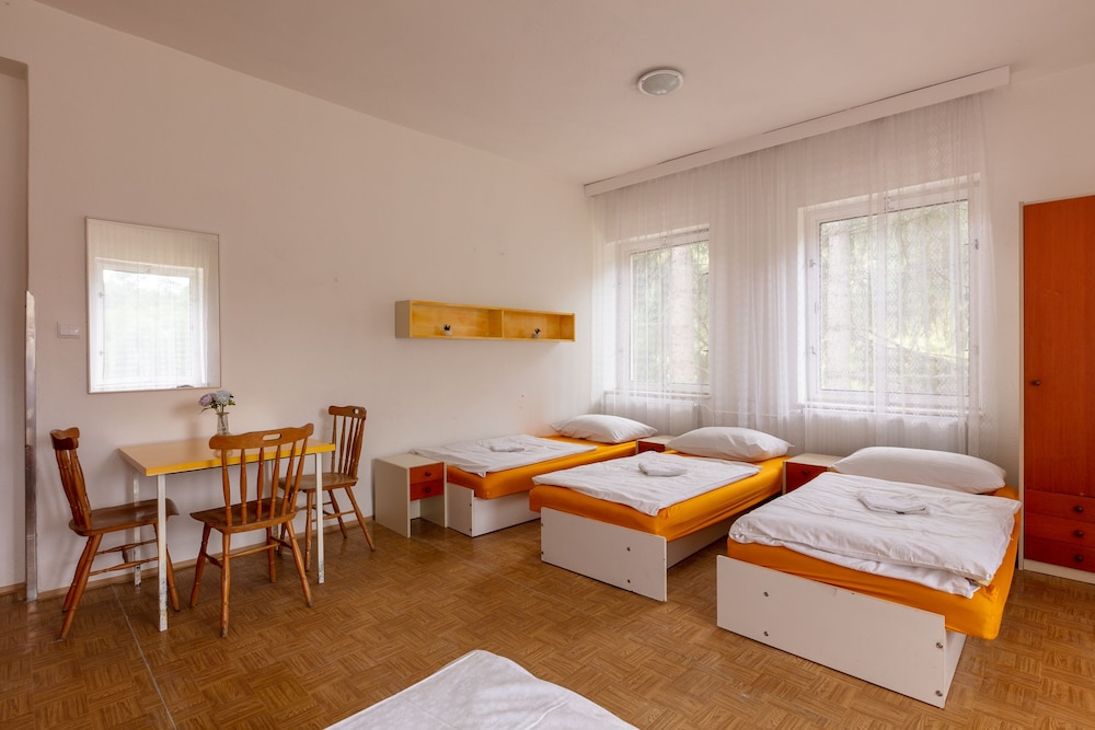 Family Room, Multiple Beds, Valley View photo 1