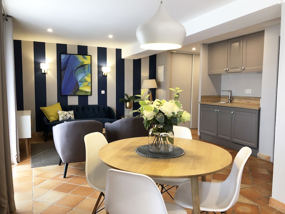 Superior Suite - Photo 1