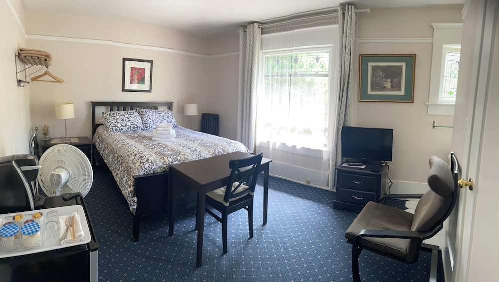 Standard Room, Private Bathroom