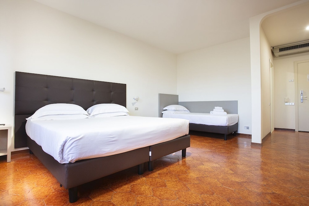 Classic Triple Room photo 1