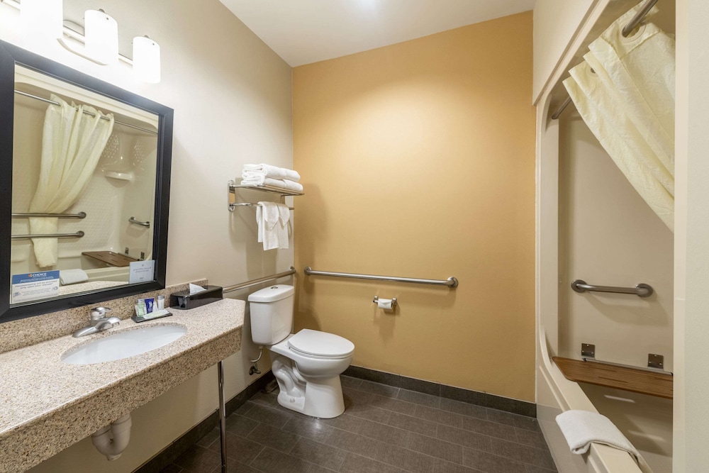 Suite, Multiple Beds, Accessible, Non Smoking - Photo 4