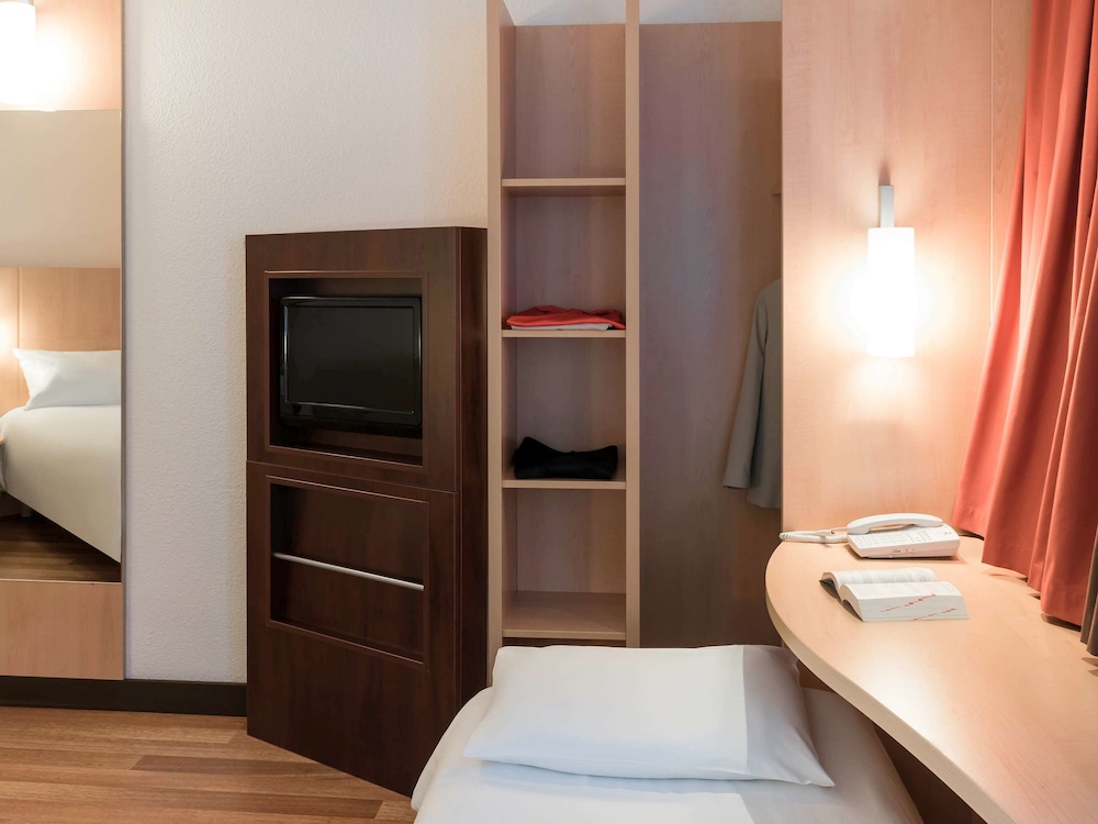 Standard Room, 1 Double Bed - Photo 5