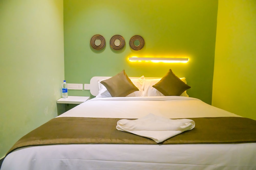 Deluxe Room - Photo 14