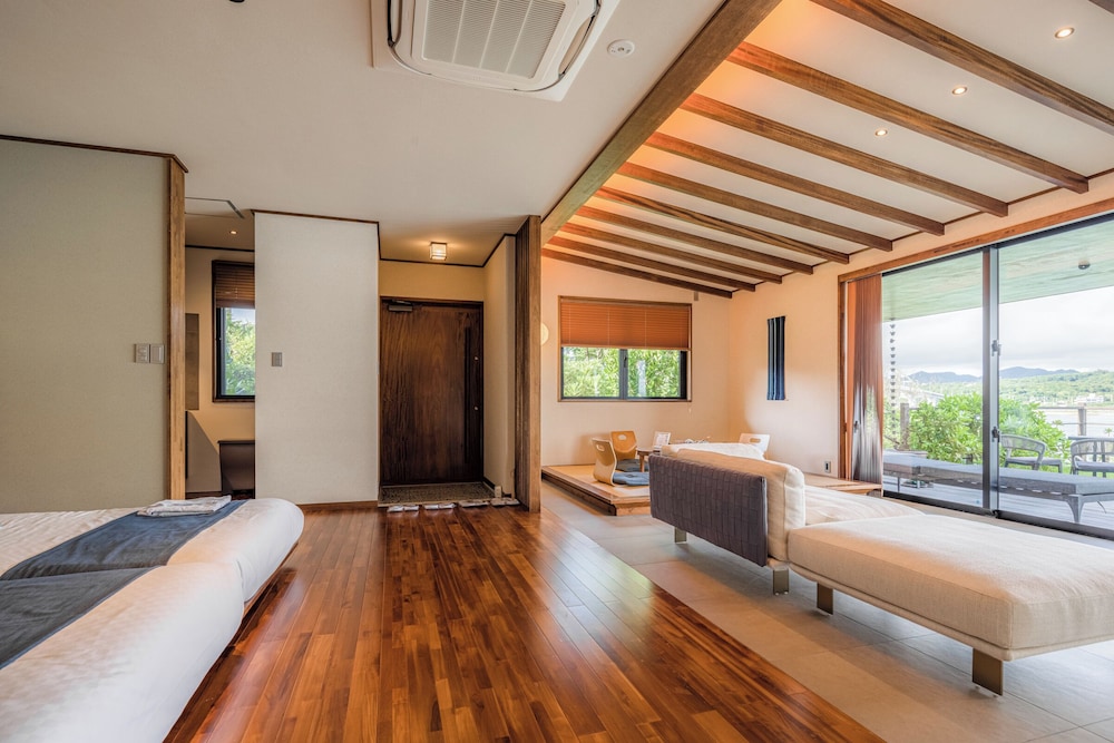 Executive Villa, Private Pool, Ocean View (4 Semi-Double Beds & 2 Japanese Futon) photo 3