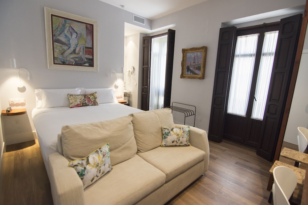 Double or Twin Room - Photo 1
